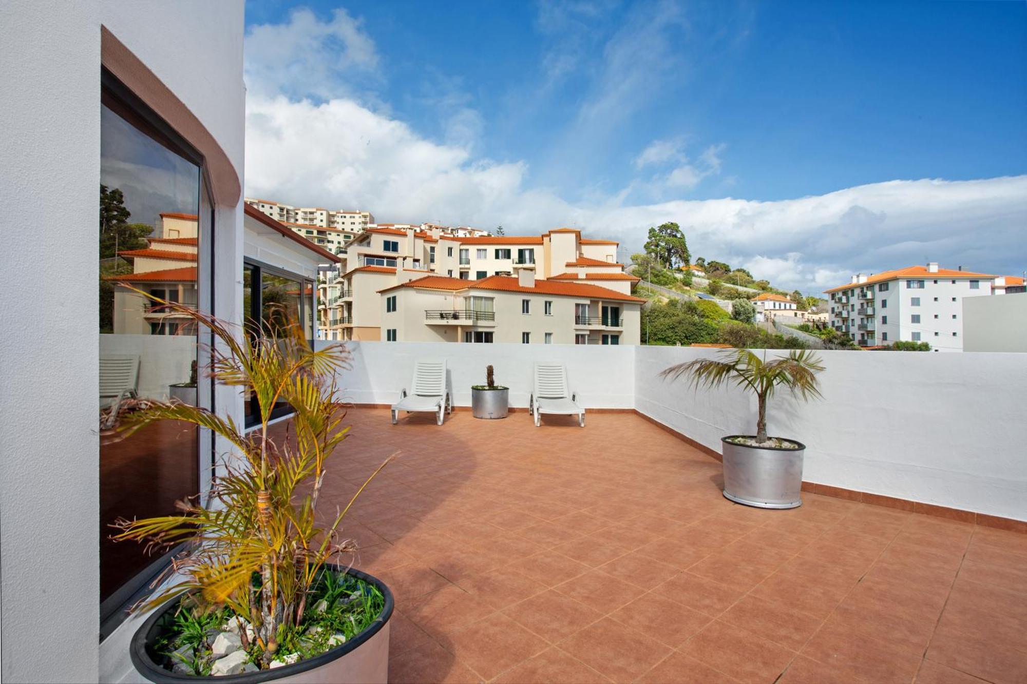 Apartamento Lolita Com Terraco Canico  Bagian luar foto